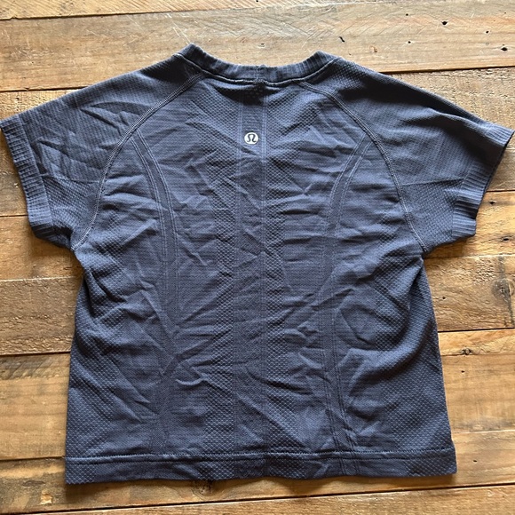 Lululemon cropped swiftly tech top - Picture 2 of 3